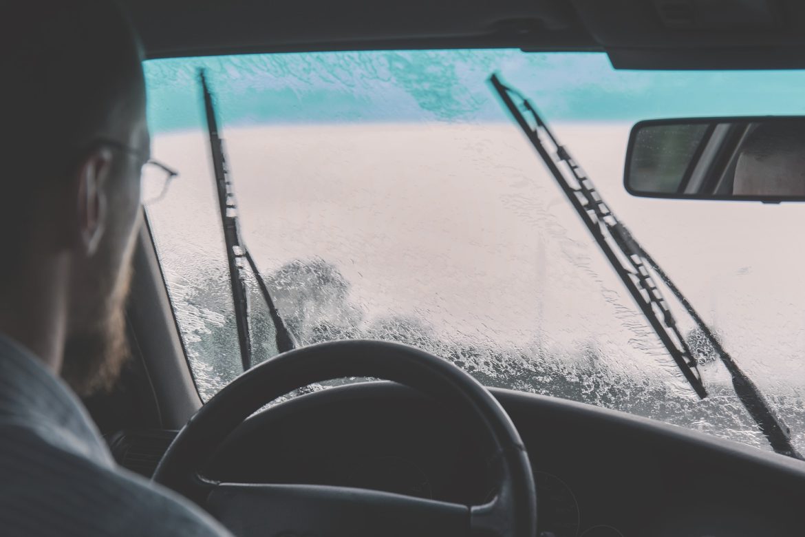Enhance Your Driving Efficiency: Windshield Wipers with Auto-Adjusting Speeds