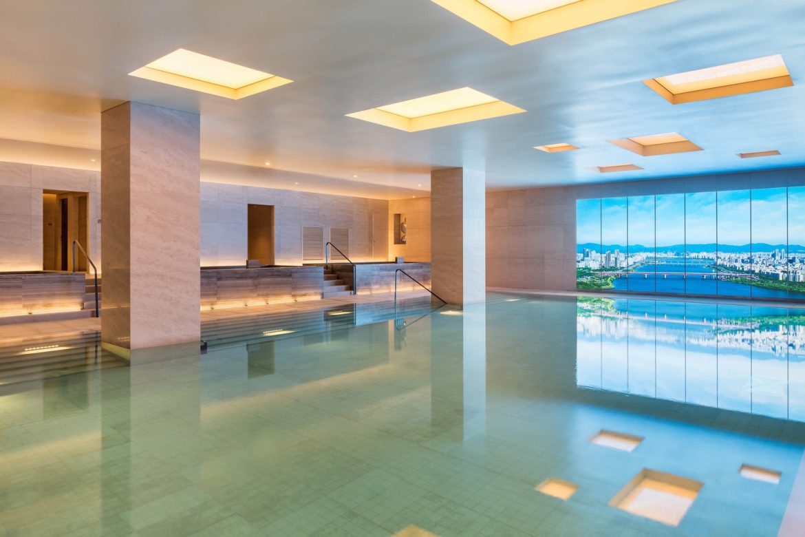 Top Reasons Visitors Love the Gangnam Mirror Room